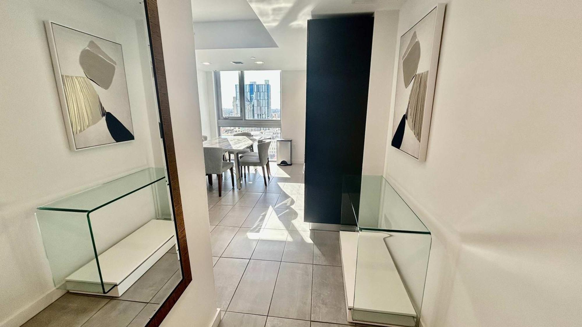 Rare Corner Unit Private Terrace & Sunset Views Сasa de vacaciones Miami