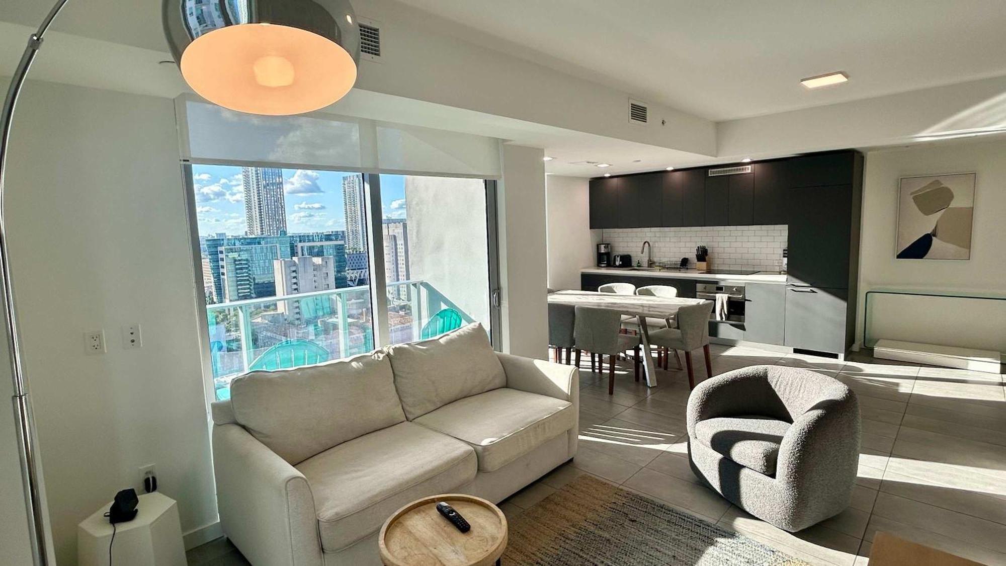 Сasa de vacaciones Rare Corner Unit Private Terrace & Sunset Views Miami
