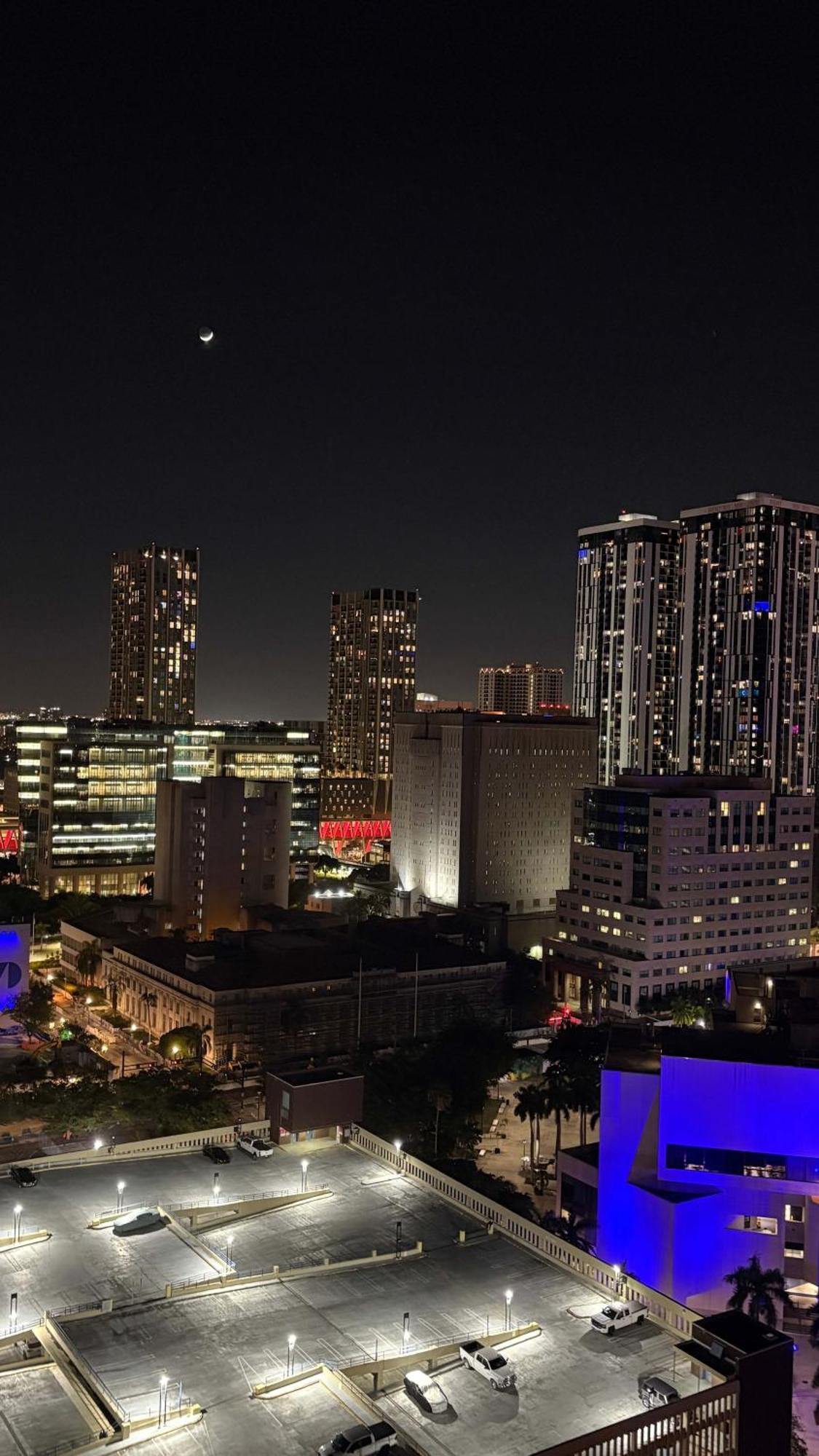 Rare Corner Unit Private Terrace & Sunset Views Miami